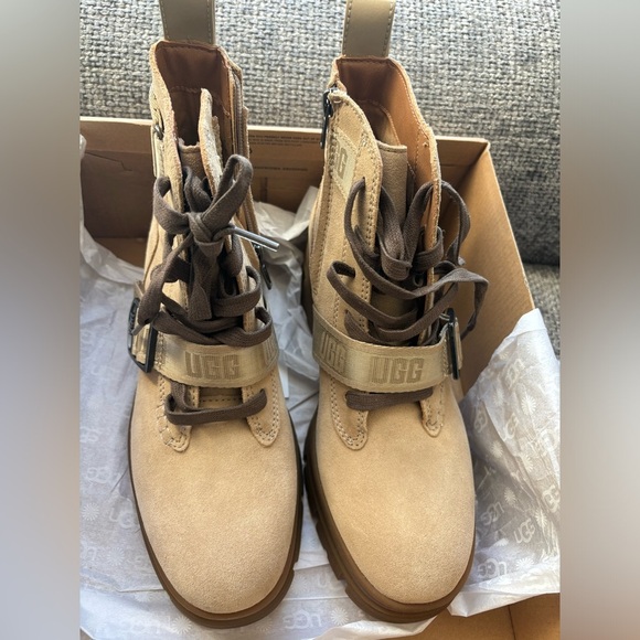 Leather Waterproof UGG Winter Boot, Size 9, Brand New in Box - Picture 11 of 16